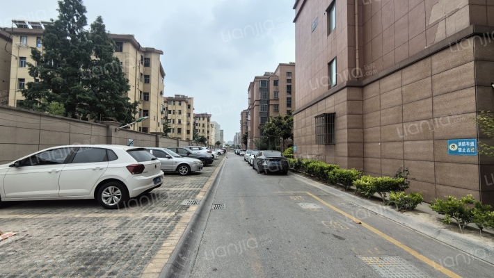 鸿基豪庭外景图