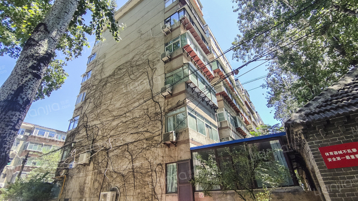 济南师范学院宿舍外景图