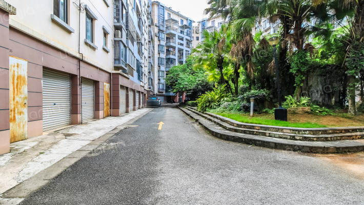 和美春天外景图