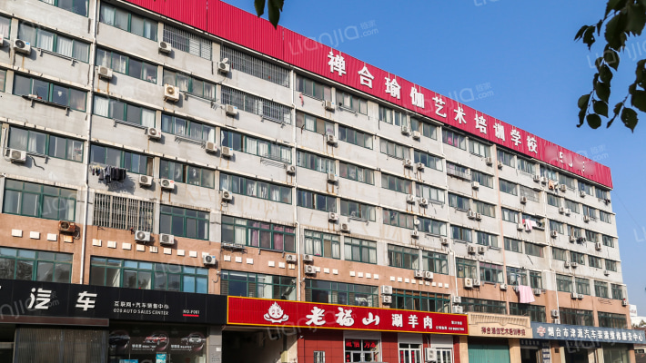 春天公寓外景图