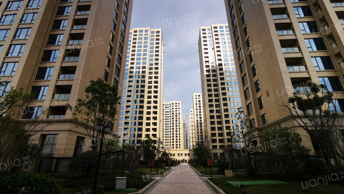 金色和庄外景图