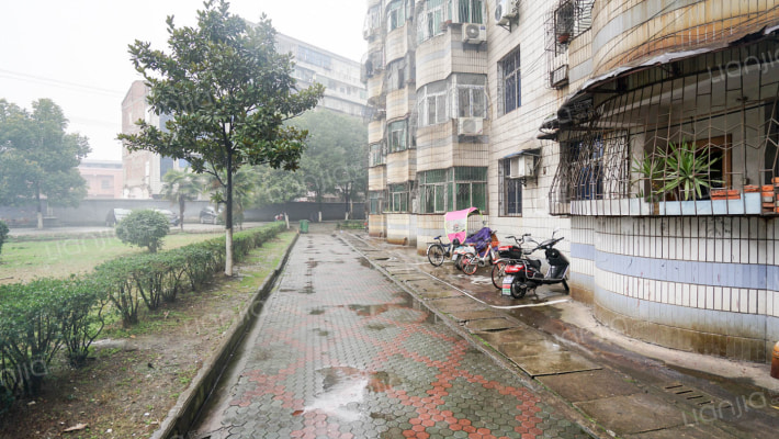 温馨家园花园小区外景图