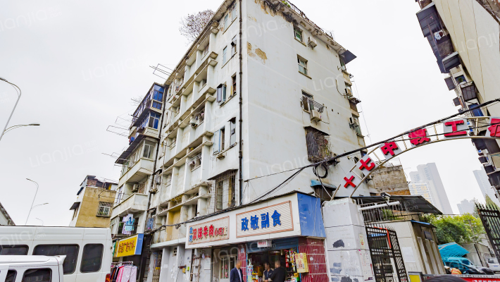 十七中教工宿舍外景图