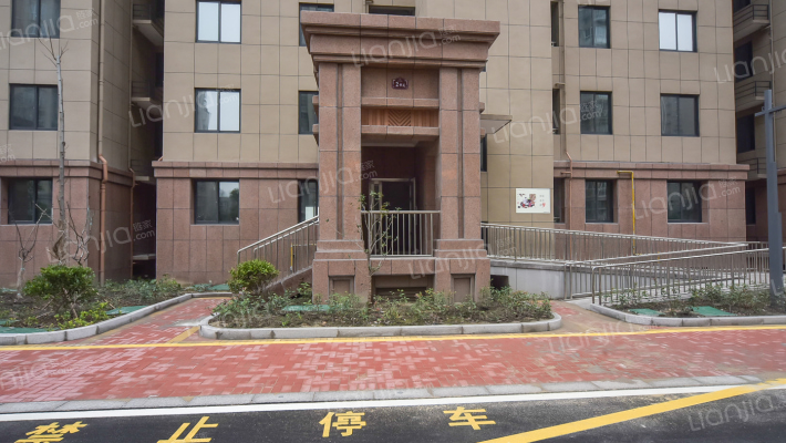 东进华都外景图