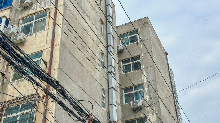 展览路环保局点式楼外景图