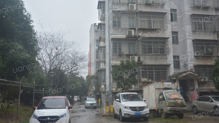 泉水塘小区外景图