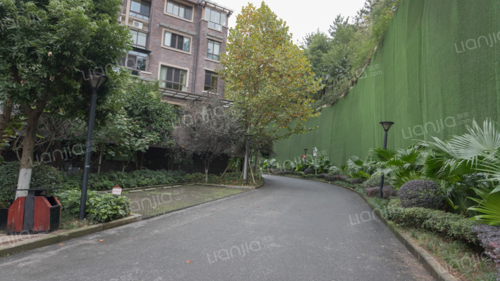 俊峰香格里拉外景图