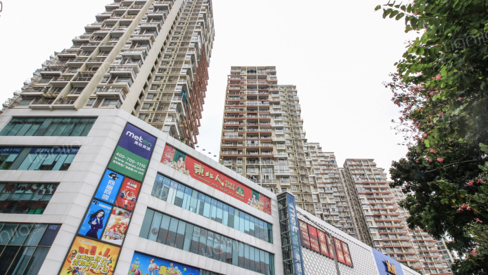 信和自由广场外景图