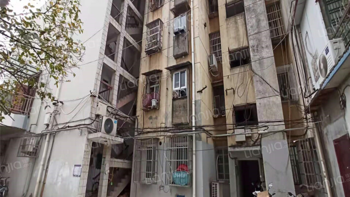 农商银行宿舍外景图