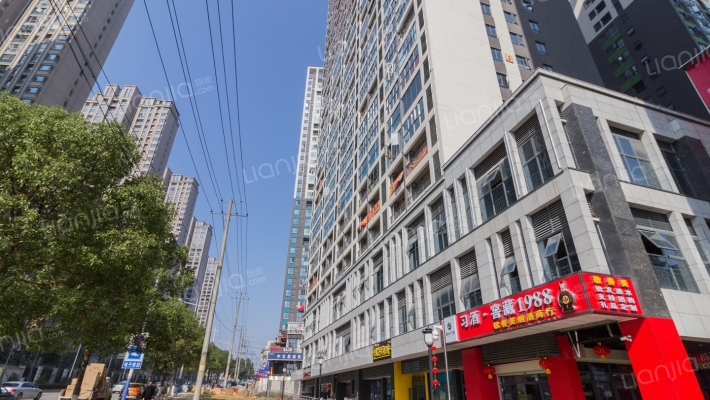 中交里城外景图