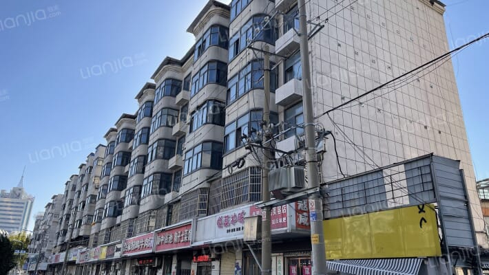 颍中综合楼外景图