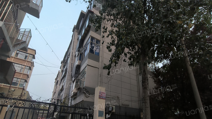 边防局宿舍外景图