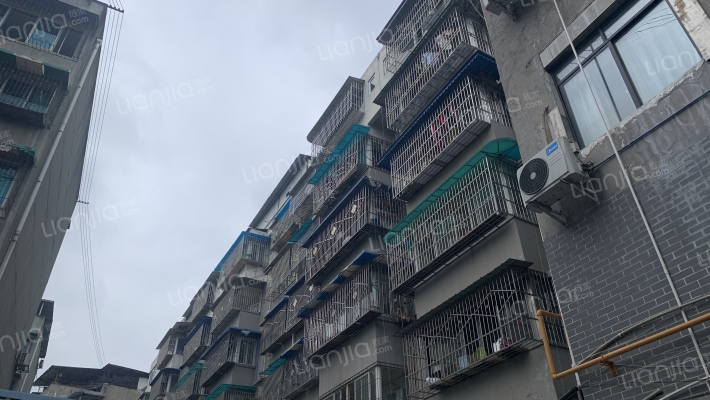 交通局宿舍楼外景图