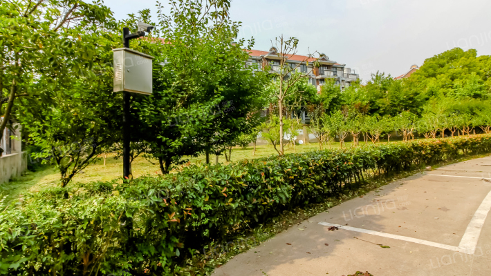 好莱坞别墅外景图