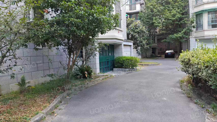 临平山庄外景图