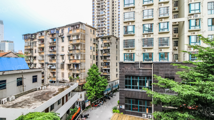 广西区党委政法委住宅楼外景图