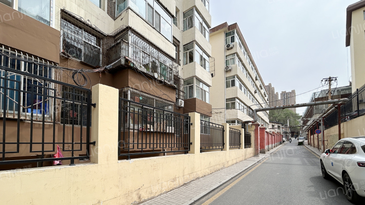 东华机电厂宿舍外景图