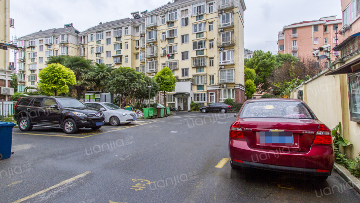 环绿公寓外景图