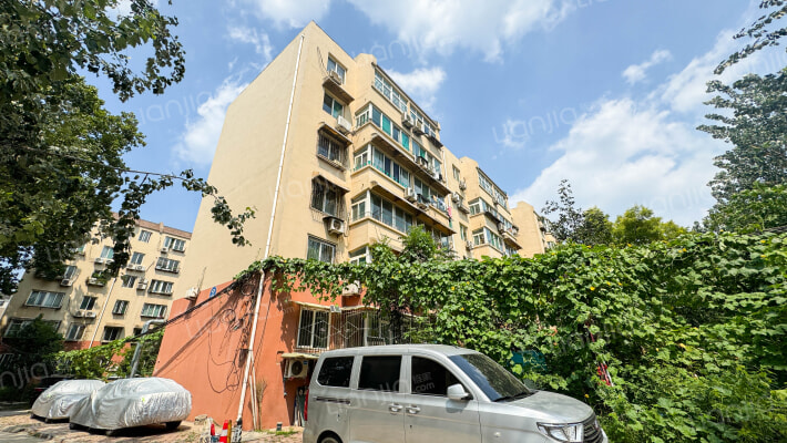 铁矿宿舍外景图