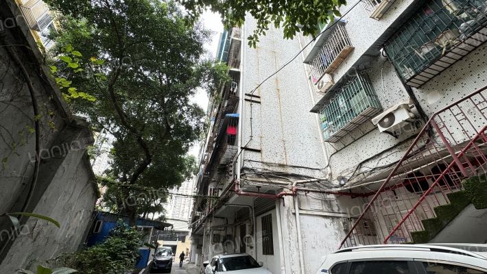 东方商住楼外景图