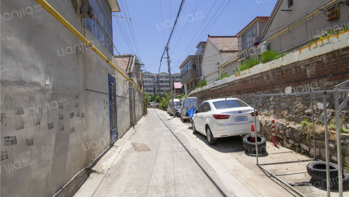 东城根三条外景图