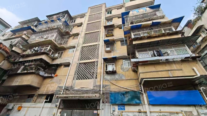 唐安西路499号院外景图