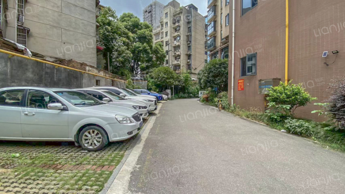 爱尚大厦双子座外景图