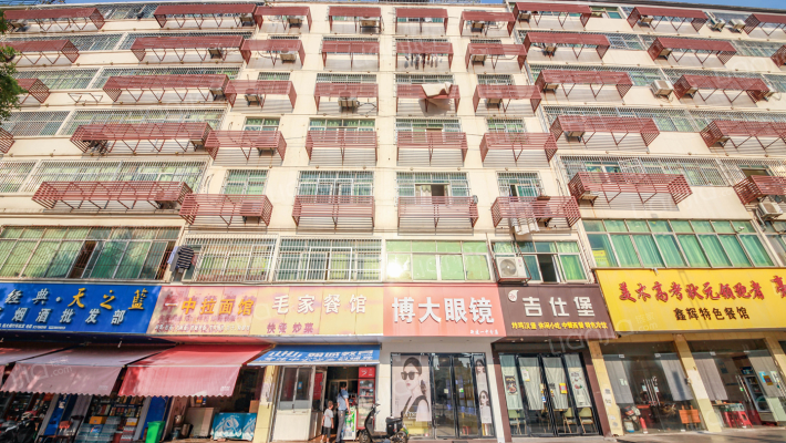 长麦路719弄外景图