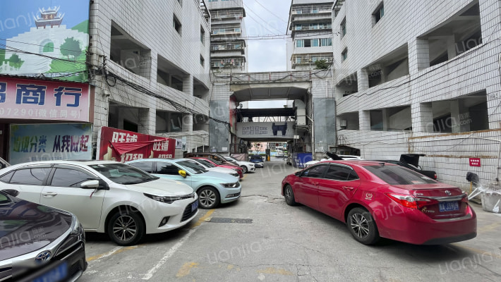 花溪大道中段67号外景图