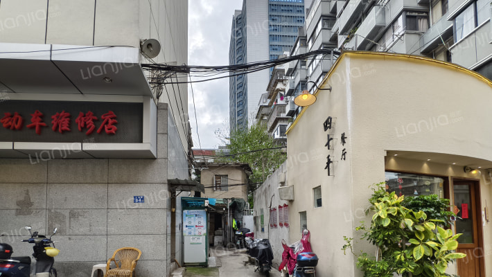 东街外贸宿舍外景图