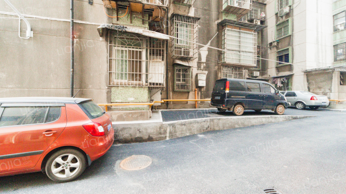 金属公司宿舍外景图