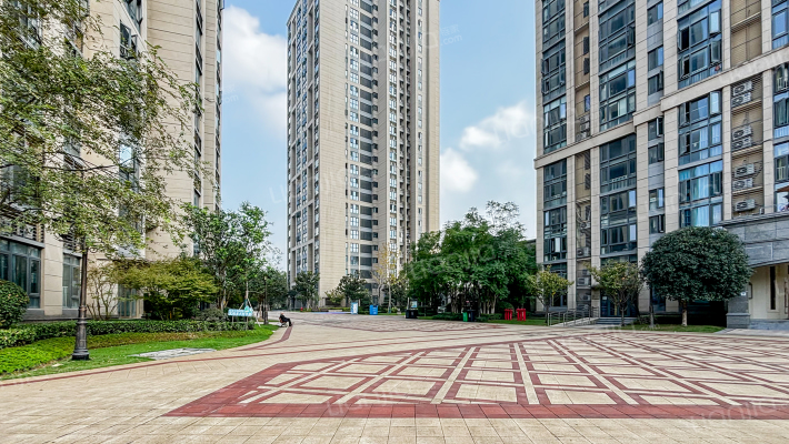 恒大优活城花园里外景图