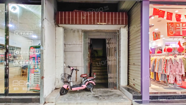 面粉厂家属楼外景图