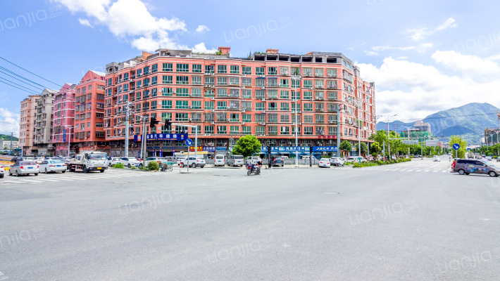 蟠凤前岸小区外景图