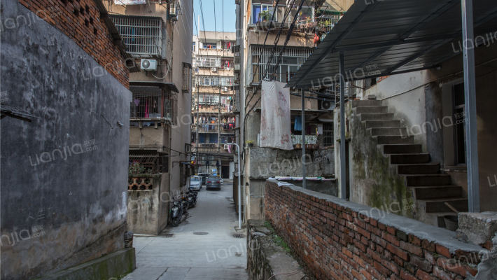 昭忠祠巷外景图