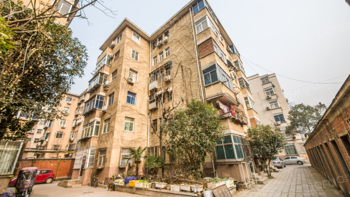 广电厅家属院外景图