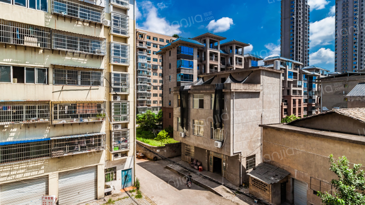 蓝爵世家外景图