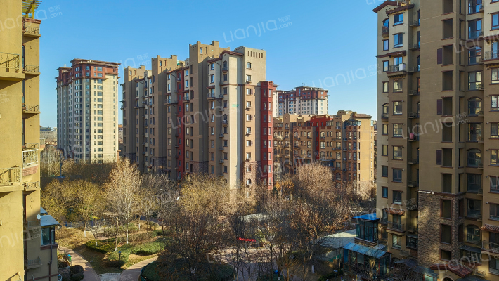 鸿坤罗纳河谷外景图