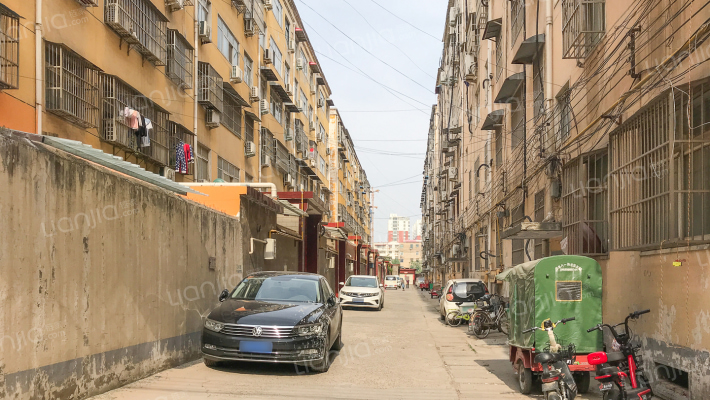 八一新村外景图