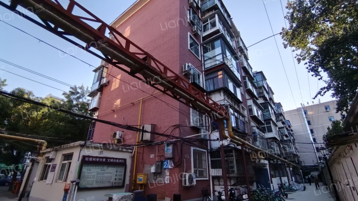 铁一中宿舍外景图