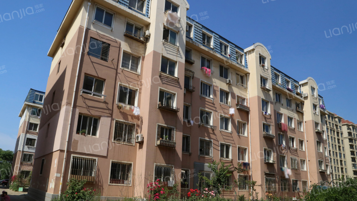 虹港新居外景图