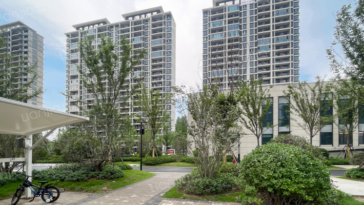 博群上和境外景图