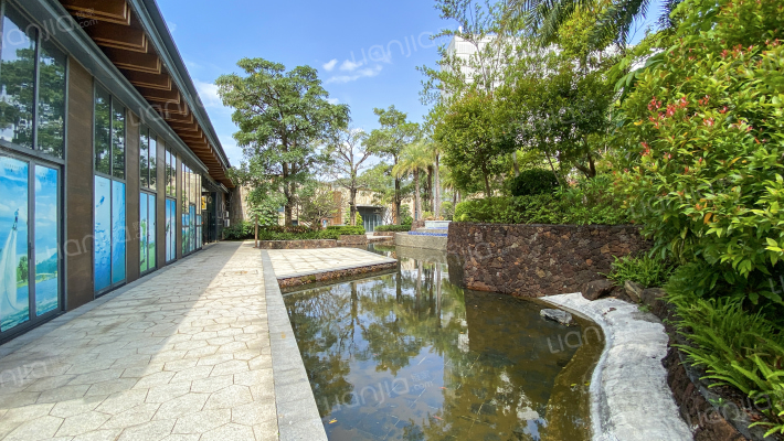 承翰半山海外景图