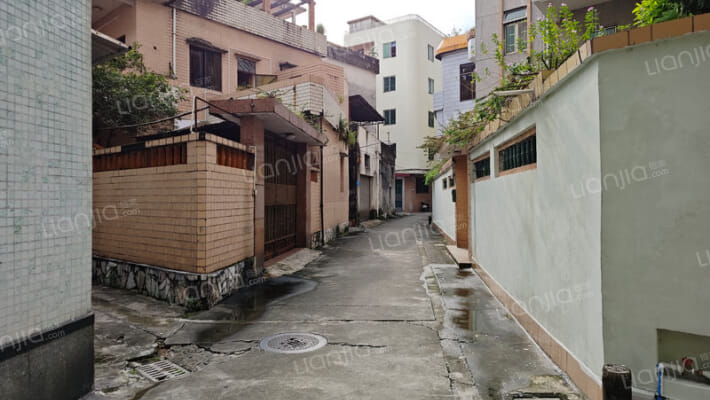 甘草塘街食出宿舍外景图