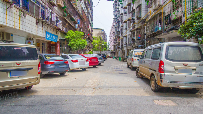 荣昌新苑住宅区外景图