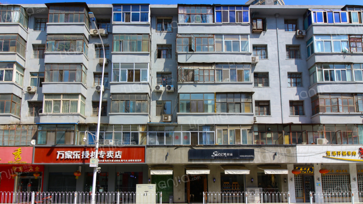 兰州服装厂家属院外景图