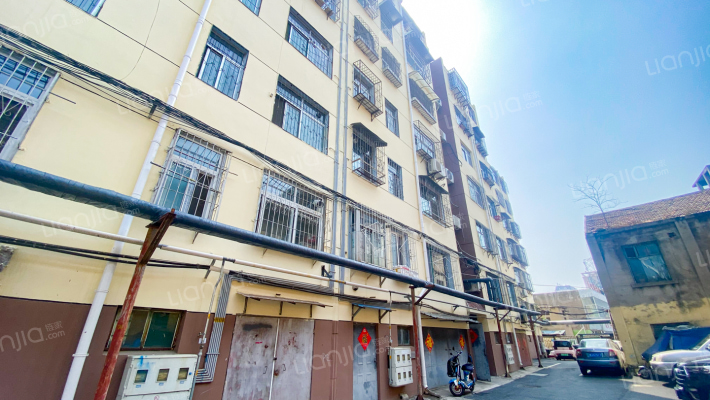 清真寺街物资局宿舍外景图