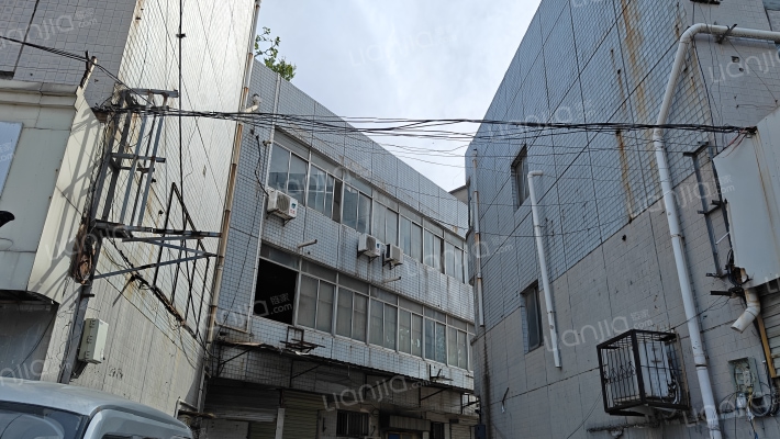 西苑南村外景图