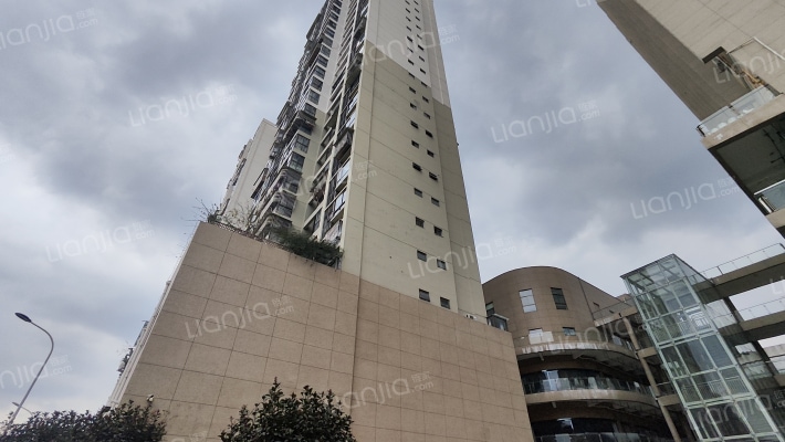 兰天城市广场外景图