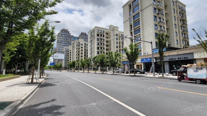 月亮湾人家外景图